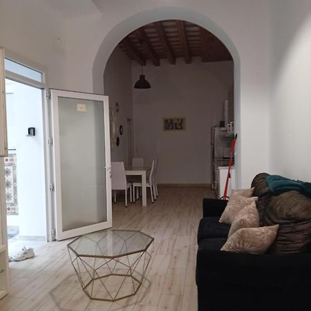 Apartamento Veedor 19 Dias Y Muchas Noches กาดิซ ภายนอก รูปภาพ